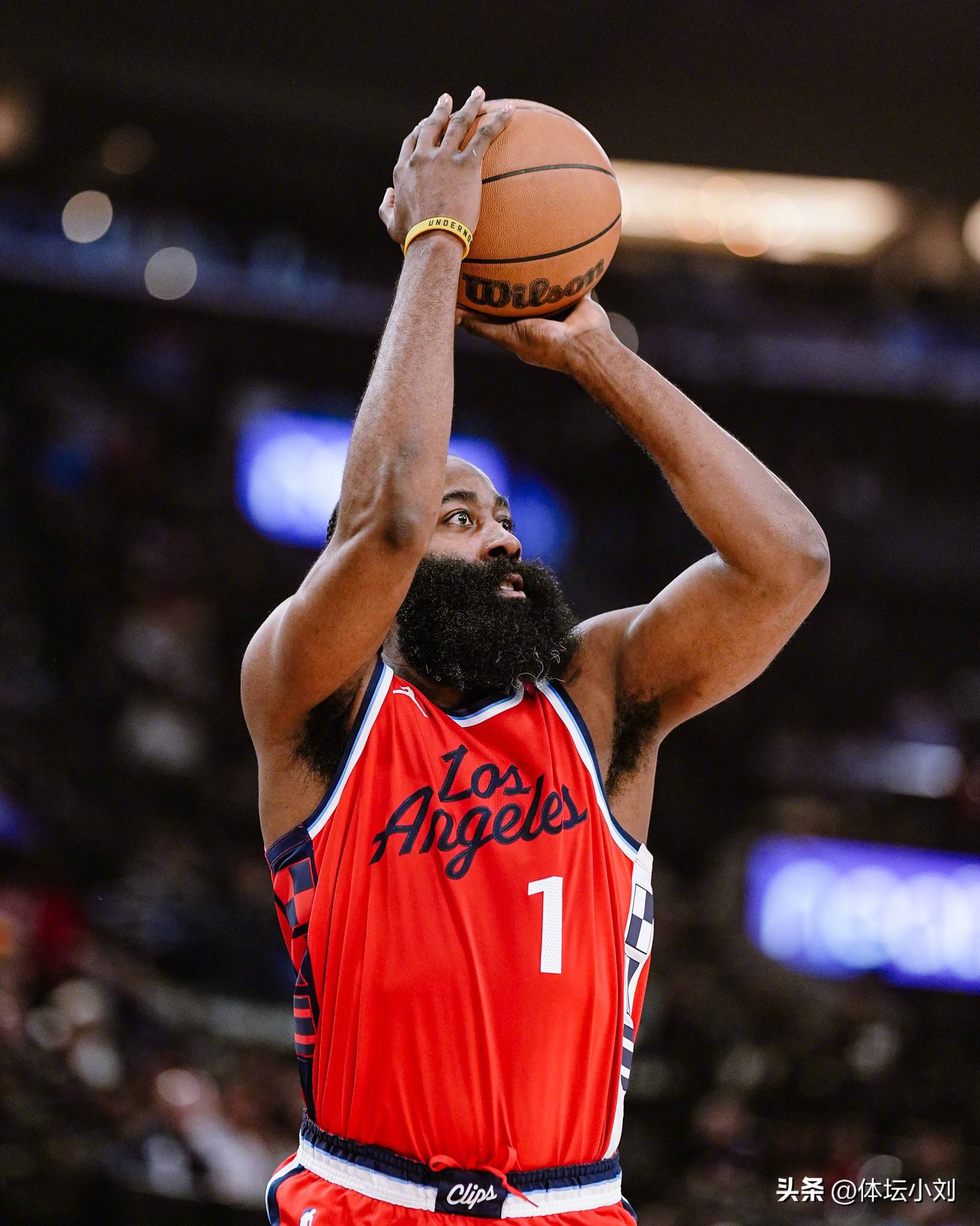 这是39岁？胡尔克远距离任意球直接爆射破门（39岁仍凶猛！胡尔克远距离任意球重炮破门）