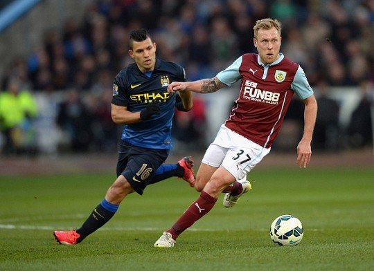 康宁汉姆半场15分7助攻，斯图尔特变身进攻端奇兵（康宁汉姆半场轰15分7助，斯图尔特化身进攻奇兵）