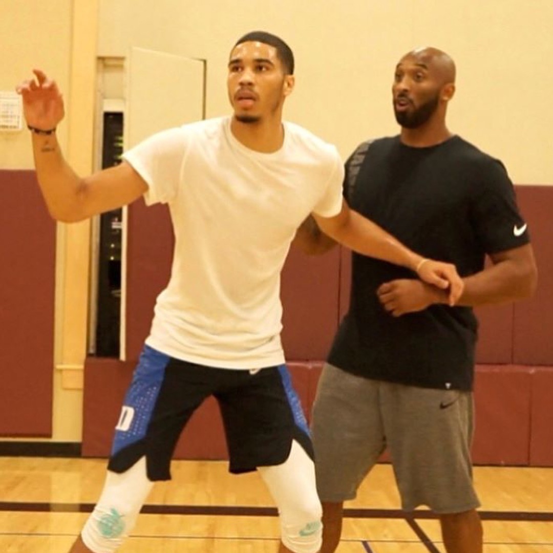 16岁的后卫萨蒙是继威尔希尔，道曼之后，第三位在...（继威尔希尔、道曼之后，年仅16岁的后卫萨蒙成为第三位在…）