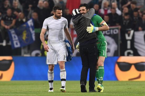 芒特的第一时间处理球是真帅！