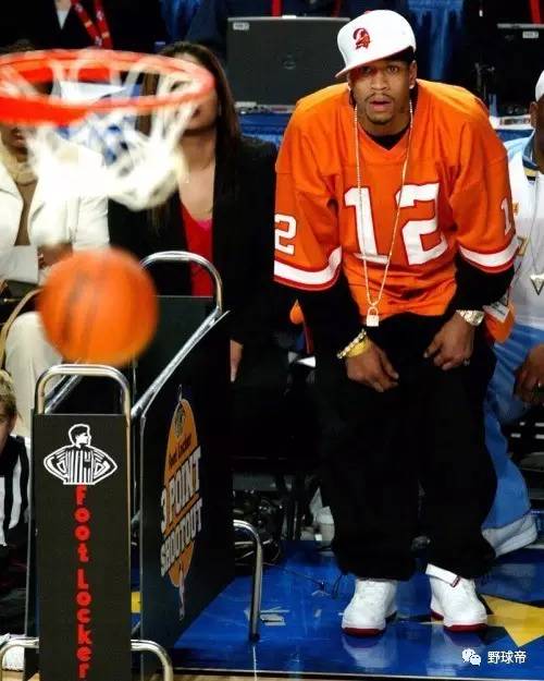 欧冠赛场精彩瞬间：皇马主场2-0取胜,（欧冠名场面：皇马主场2-0完胜）