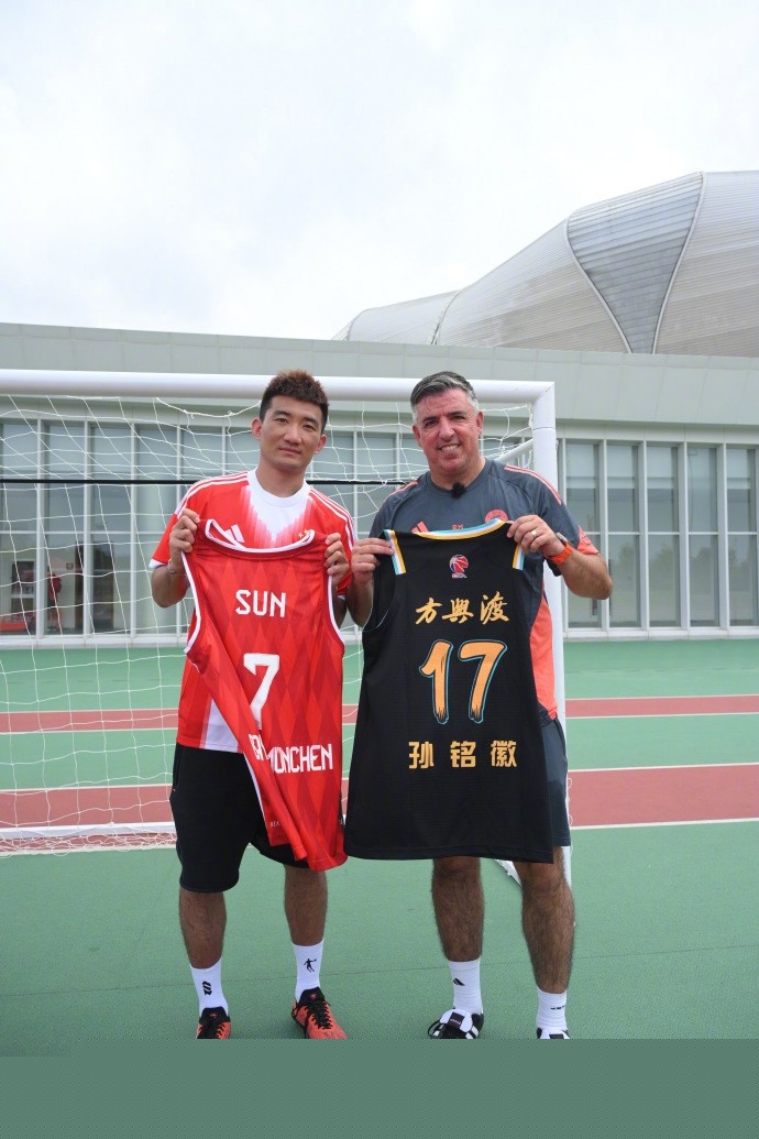 CBA杯：里勒26分罚球绝杀！北控1分险胜NBL两冠王 廖三宁缺席（CBA杯：里勒26分读秒罚球定胜，北控1分险过NBL双冠王，廖三宁缺阵）