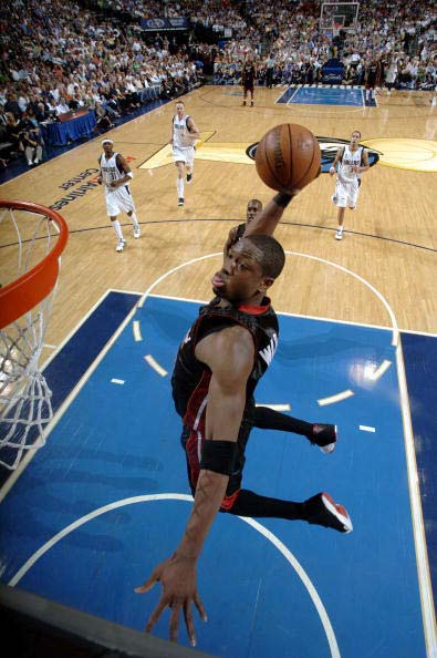 皇家马德里大胜毕尔巴鄂，西甲争冠形势再起波澜（皇马横扫毕尔巴鄂，西甲冠军之争再添变数）